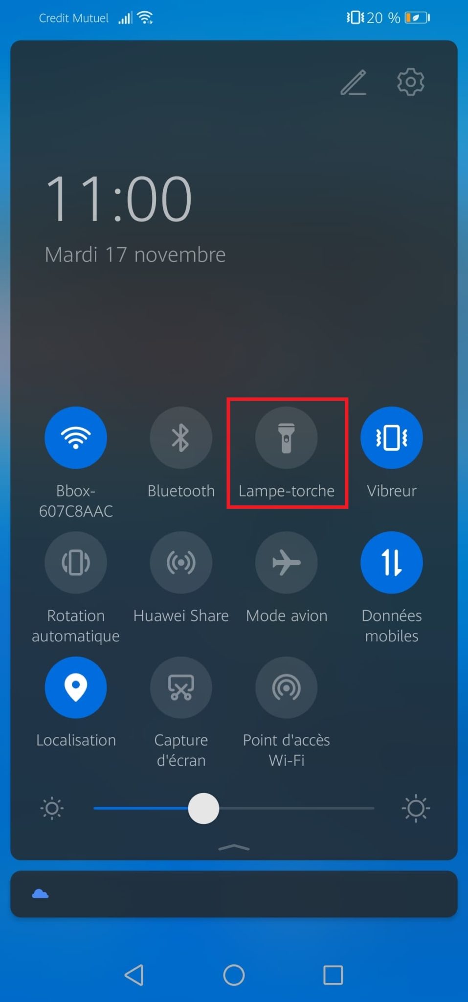 comment allumer la lampe torche sur mon iphone avec siri